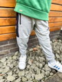 Világos szürke melegítő nadrág kisfiúknak