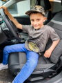 Kisfiús rövid ujjú póló felirattal