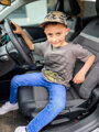 Kisfiús rövid ujjú póló felirattal