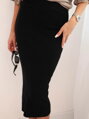 Női fekete ceruzaszoknya ZS5121 elasztikus derékrésszel
