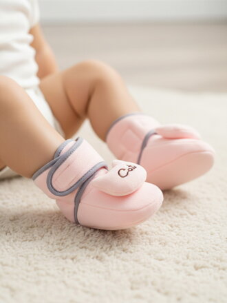 Bélelt csecsemő papucs világosrózsaszín színben