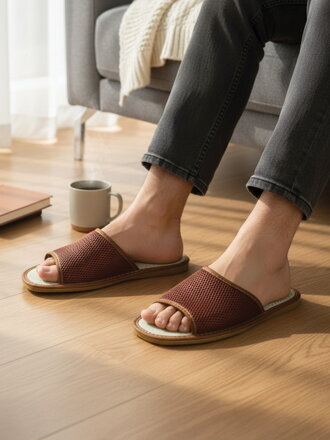 Férfi bőr papucs 18B barna színben