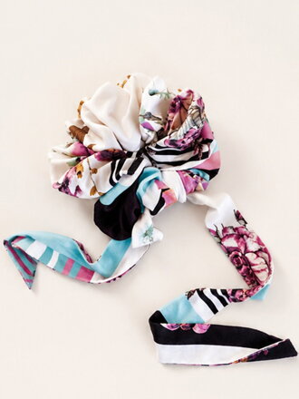 Scrunchie VSB színes hajgumi mintával