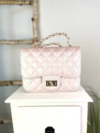 Praktikus női crossbody táska rózsaszín színben 