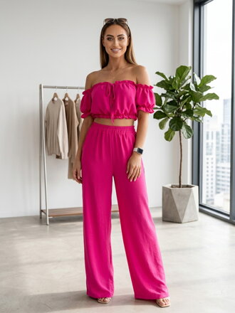 Trendi női szett élénk rózsaszín színben