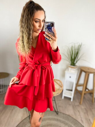 Női ruha fodros szoknyával piros színben