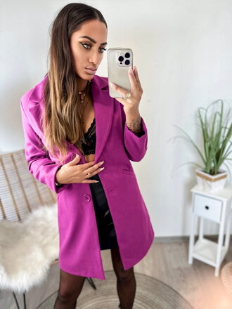 Elegáns lila színű kabát