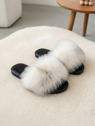 Női papucs szőrmével Model 106 fekete-fehér