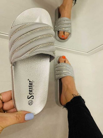 Modern női strandpapucs CK176 ezüst színben