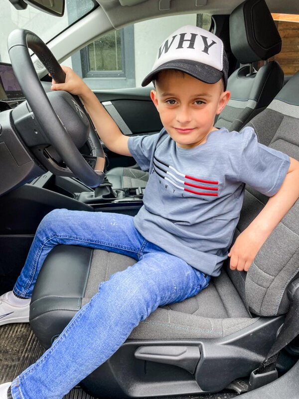 Niebieska stylowa koszulka chłopięca TOMMY LIFE
