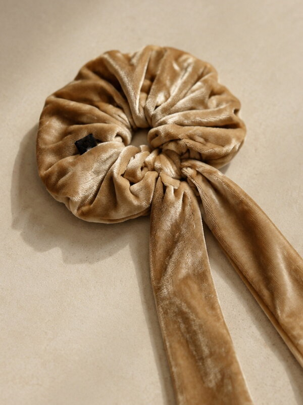 Scrunchie VSB velúr hajgumi barna színben
