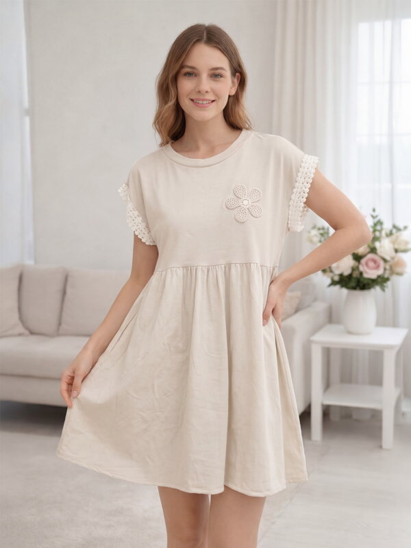Dámske béžové šaty s čipkou