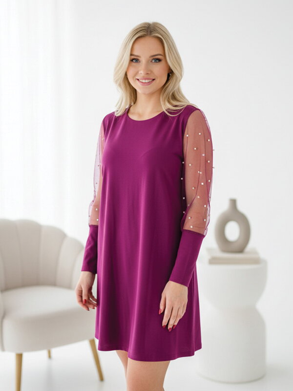 Női ruha dekoratív ujjakkal